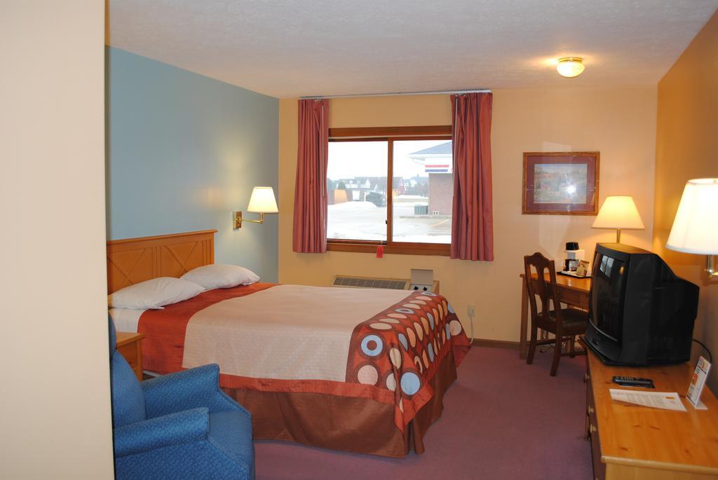 Super 8 By Wyndham Shipshewana Hotel Bilik gambar